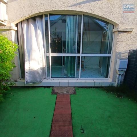 A LOUER Studio/F1 avec cour sur la SALINE LES BAINS