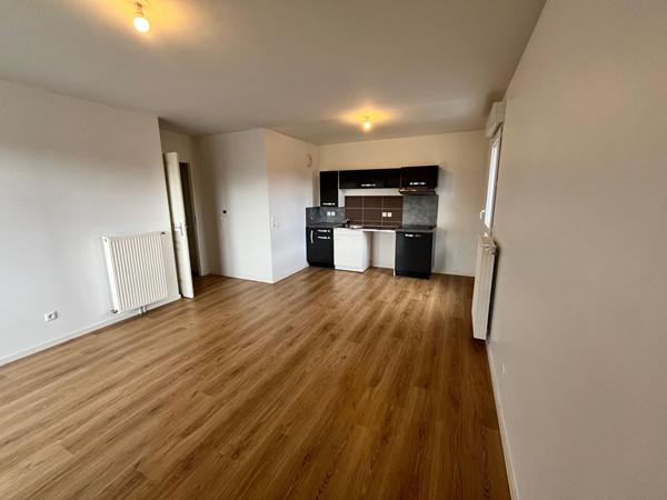 BEAU T2 AVEC BALCON A MAROMME (76150)