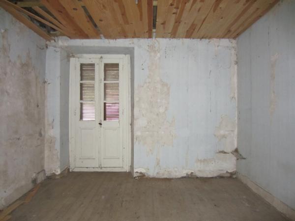 Couflens (09140) Belle maison de village.