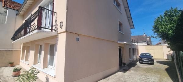 Maison
         8 pièces
        - 300 m² 577 500 € *