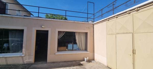 Maison
         8 pièces
        - 300 m² 577 500 € *