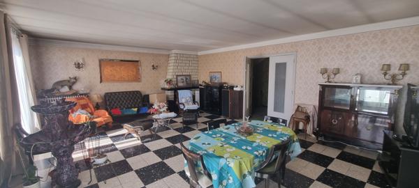 Maison
         8 pièces
        - 300 m² 577 500 € *