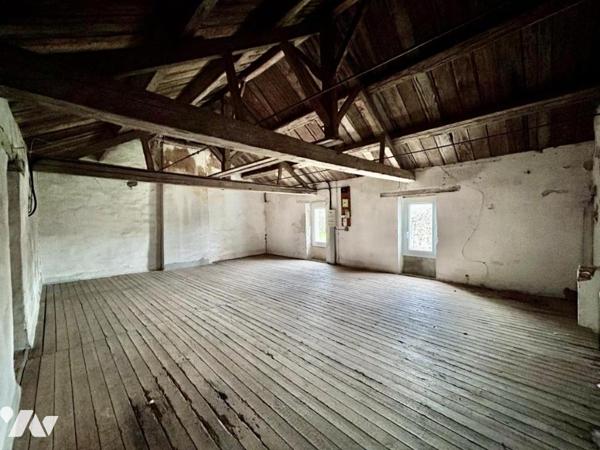 CHAUMES EN RETZ - Maison à rénover en campagne