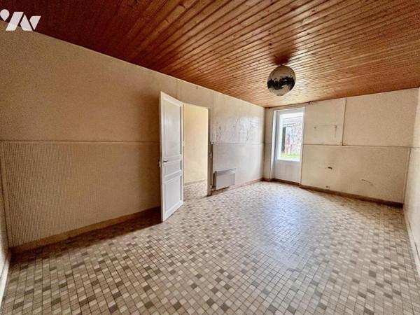 CHAUMES EN RETZ - Maison à rénover en campagne