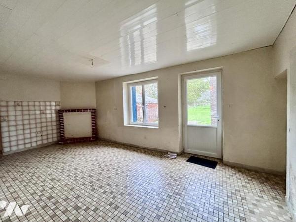 CHAUMES EN RETZ - Maison à rénover en campagne