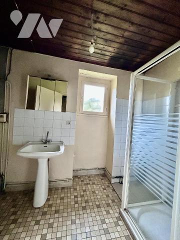 CHAUMES EN RETZ - Maison à rénover en campagne