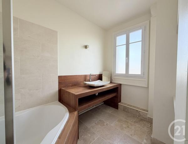 Appartement F5 à vendre  5 pièces - 92,81 m2 COURBEVOIE - 92