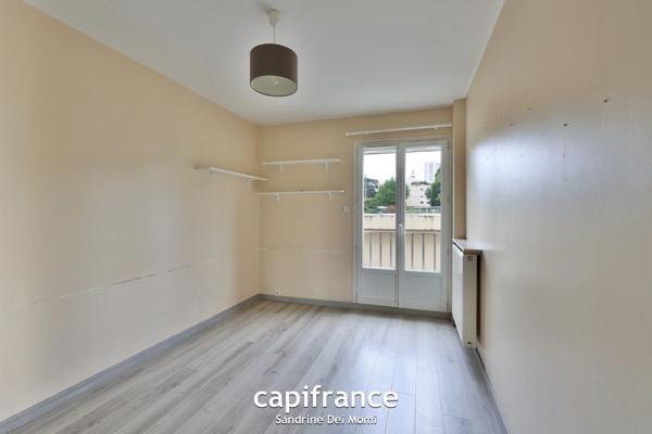 TASSIN LA DEMI LUNE - Appartement T4 de 81,51 m² avec balcon et cave + garage en sus