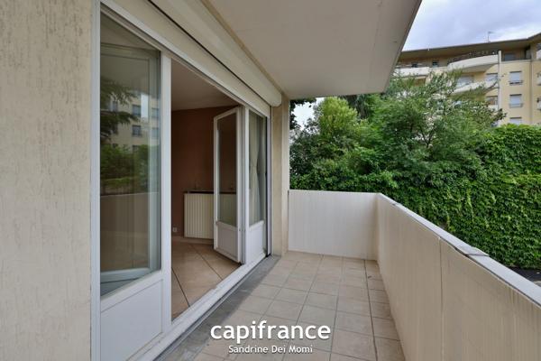 TASSIN LA DEMI LUNE - Appartement T4 de 81,51 m² avec balcon et cave + garage en sus