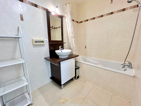 T2- Ville en Bois €287 500 ** - Référence MR621D