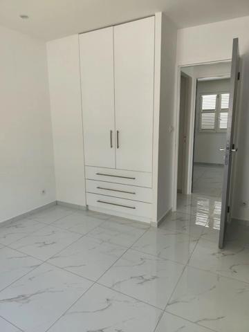 Location                                                      Maison
                        
                     5 pièces                      106 m2                     à Schœlcher