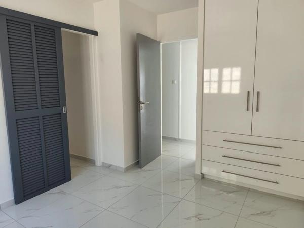 Location                                                      Maison
                        
                     5 pièces                      106 m2                     à Schœlcher