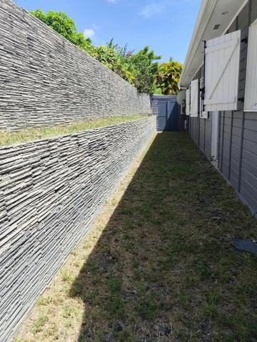 Location                                                      Maison
                        
                     5 pièces                      106 m2                     à Schœlcher