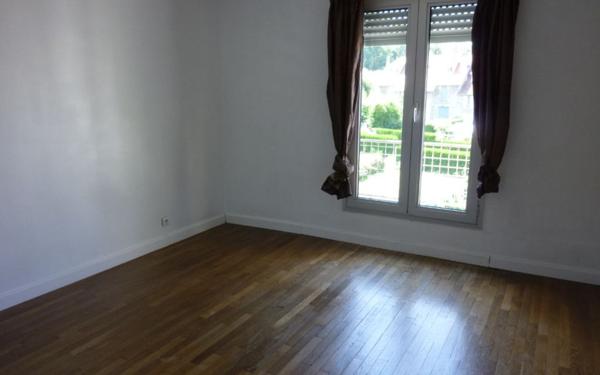 Appartement à louer    3 pièces • 85 m2 Laon