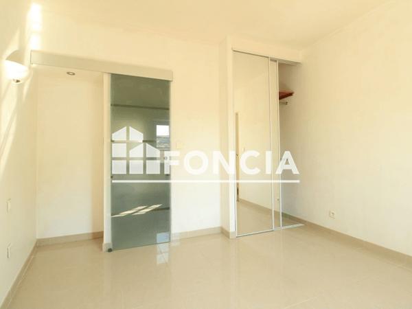 Location Appartement 2 pièces 31.65 m² - 16 RUE DES FOURBISSEURS Nimes 30000