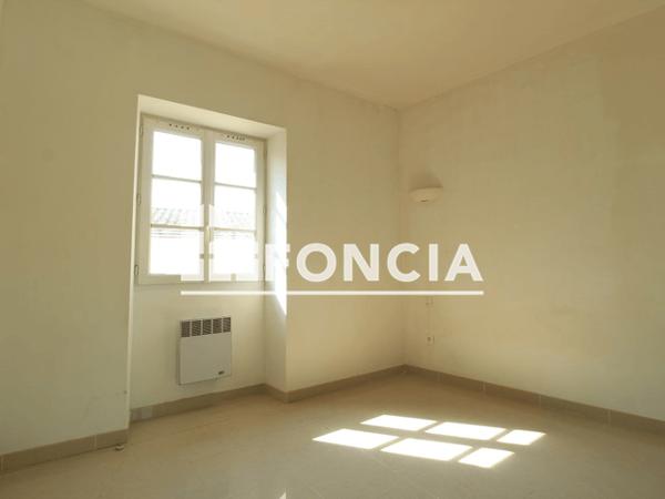 Location Appartement 2 pièces 31.65 m² - 16 RUE DES FOURBISSEURS Nimes 30000