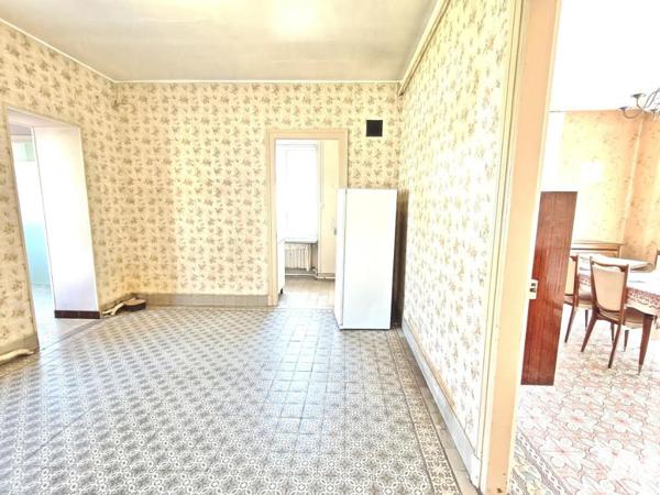A WITRY LES REIMS - Corps de ferme avec dépendances d'env. 200m² habitable