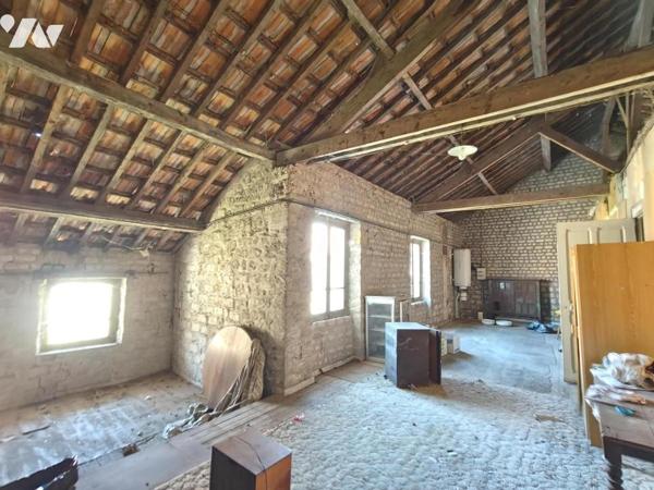 A WITRY LES REIMS - Corps de ferme avec dépendances d'env. 200m² habitable