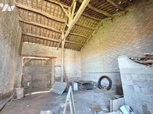A WITRY LES REIMS - Corps de ferme avec dépendances d'env. 200m² habitable