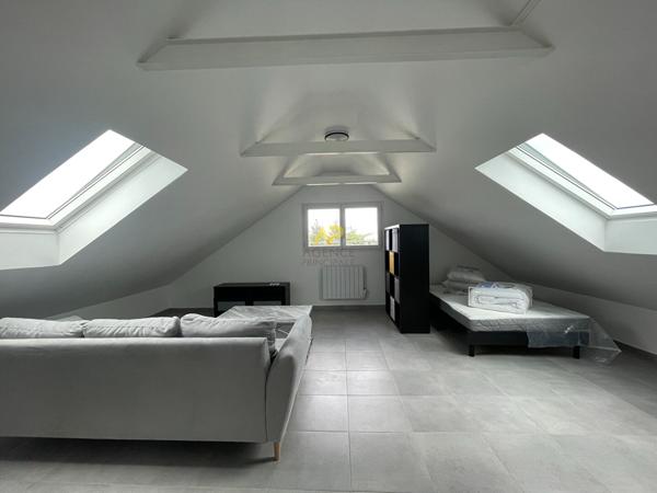 STUDIO MEUBLÉ - 20 m² Loyer 788 €/mois charges comprises **  - Référence  1578