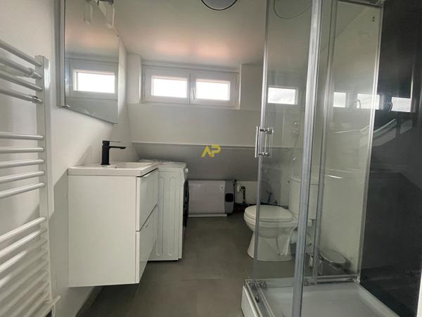 STUDIO MEUBLÉ - 20 m² Loyer 788 €/mois charges comprises **  - Référence  1578