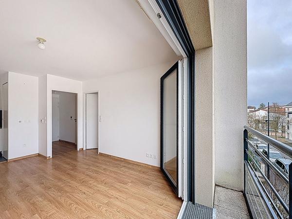 BOURG SAINT SEBASTIEN SUR LOIRE APPARTEMENT T2 RESIDENCE RECENTE STATIONNEMENT