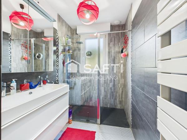 Maison familiale 208 m², sous-sol aménagé, jardin arboré et prestations rares à Viry-Châtillon.