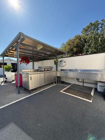 17290 LE THOU - Élégante maison contemporaine de plain-pied avec piscine