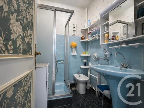 Maison à vendre  6 pièces - 119 m 2   LA ROCHE SUR YON  - 85