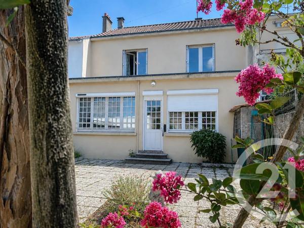 Maison à vendre  6 pièces - 119 m 2   LA ROCHE SUR YON  - 85