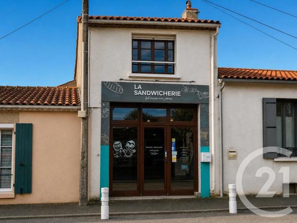 Maison à vendre  6 pièces - 119 m 2   LA ROCHE SUR YON  - 85