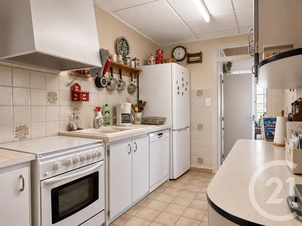 Maison à vendre  6 pièces - 119 m 2   LA ROCHE SUR YON  - 85