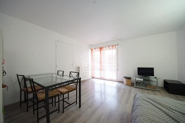 GRAND studio de 40 m2 Vendu Loué