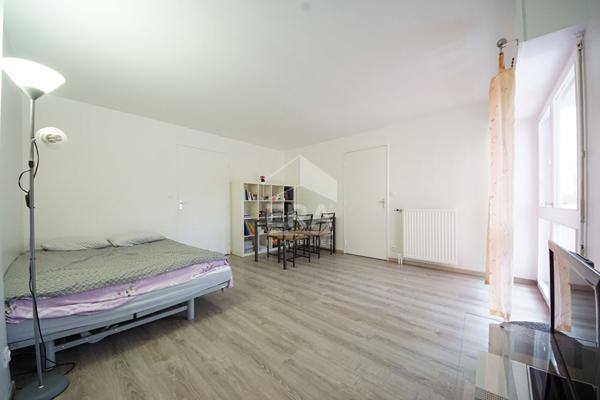 GRAND studio de 40 m2 Vendu Loué