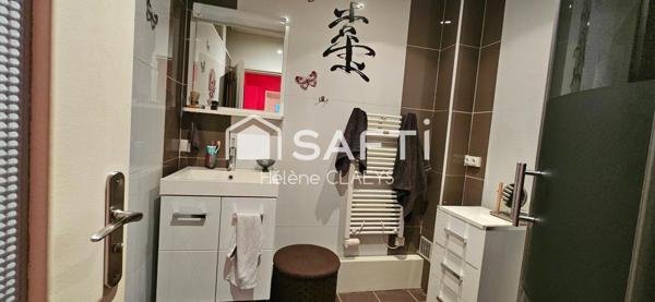 Appartement - 1 salon/séjour - 1 cuisine - 1 chambre - 1 bureau - 1 salle d'eau