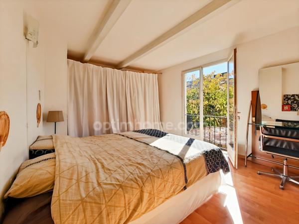 COUP DE COEUR POUR CETTE MAISON DE VILLAGE AVEC GRANDE COUR INTERIEURE