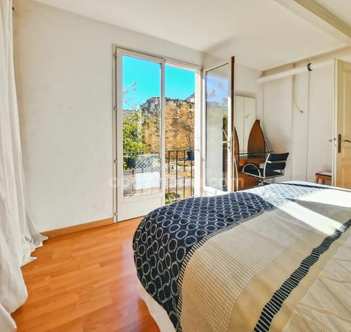 COUP DE COEUR POUR CETTE MAISON DE VILLAGE AVEC GRANDE COUR INTERIEURE