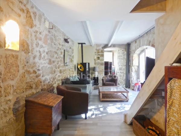 COUP DE COEUR POUR CETTE MAISON DE VILLAGE AVEC GRANDE COUR INTERIEURE