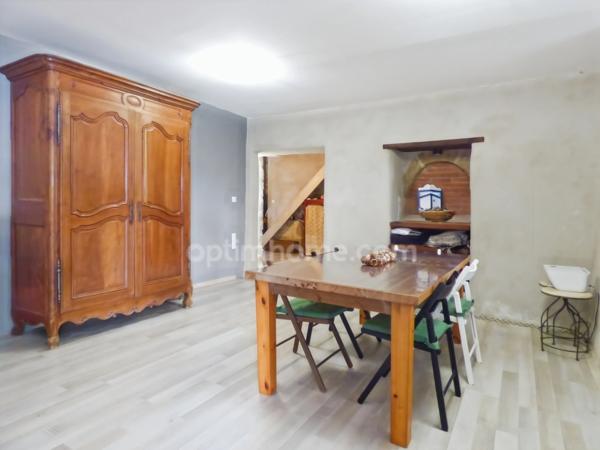 COUP DE COEUR POUR CETTE MAISON DE VILLAGE AVEC GRANDE COUR INTERIEURE