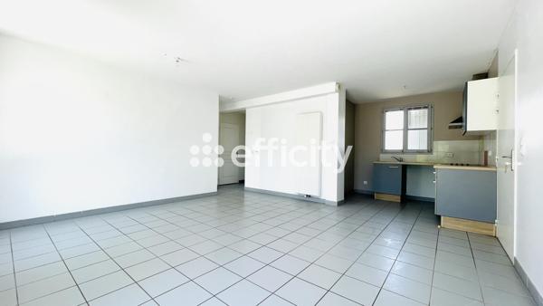 Maison
         4 pièces
        - 84 m² Exclusivité 249 000 € *