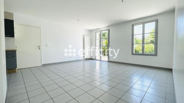 Maison
         4 pièces
        - 84 m² Exclusivité 249 000 € *