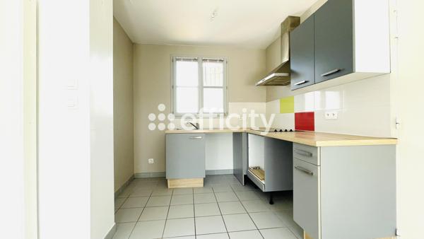 Maison
         4 pièces
        - 84 m² Exclusivité 249 000 € *