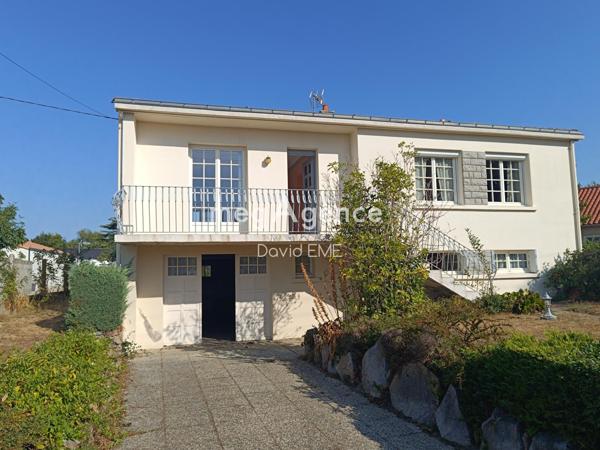 Maison à AIZENAY, 85190 - 8 pièces 111m²