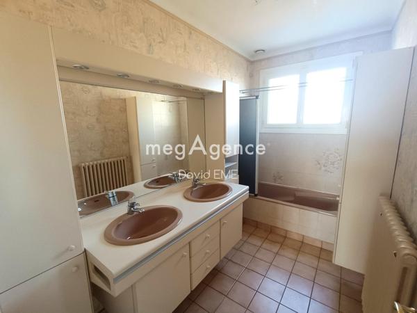 Maison à AIZENAY, 85190 - 8 pièces 111m²
