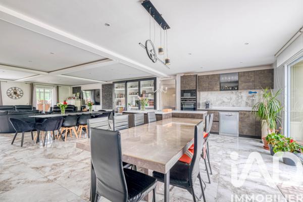 Maison à vendre 10 pièces 283 m² Gagny