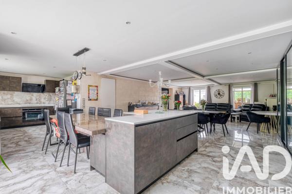 Maison à vendre 10 pièces 283 m² Gagny