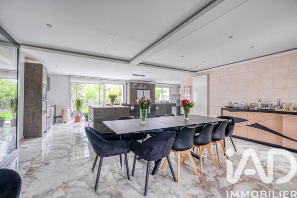 Maison à vendre 10 pièces 283 m² Gagny
