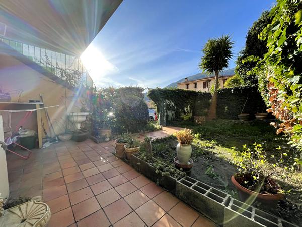 Carros - 3 pièces de plain-pied avec jardin : un lieu à réinventer