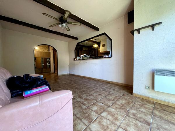 Carros - 3 pièces de plain-pied avec jardin : un lieu à réinventer