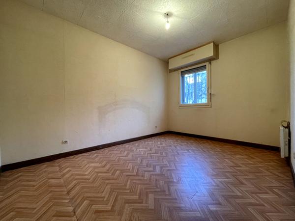 Carros - 3 pièces de plain-pied avec jardin : un lieu à réinventer